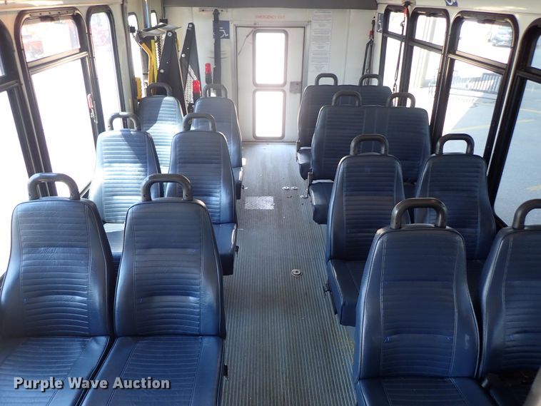 image for item DE0891 2010 Ford E450 Super Duty shuttle bus