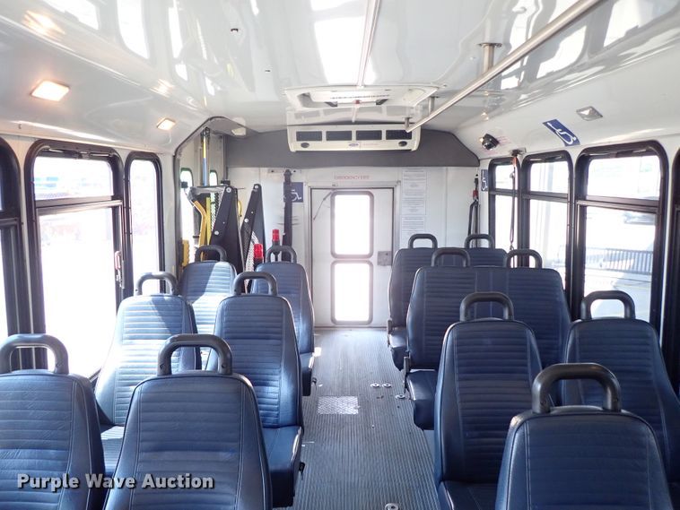 image for item DE0891 2010 Ford E450 Super Duty shuttle bus