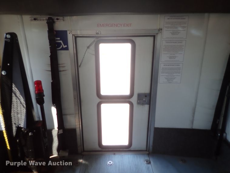 image for item DE0891 2010 Ford E450 Super Duty shuttle bus