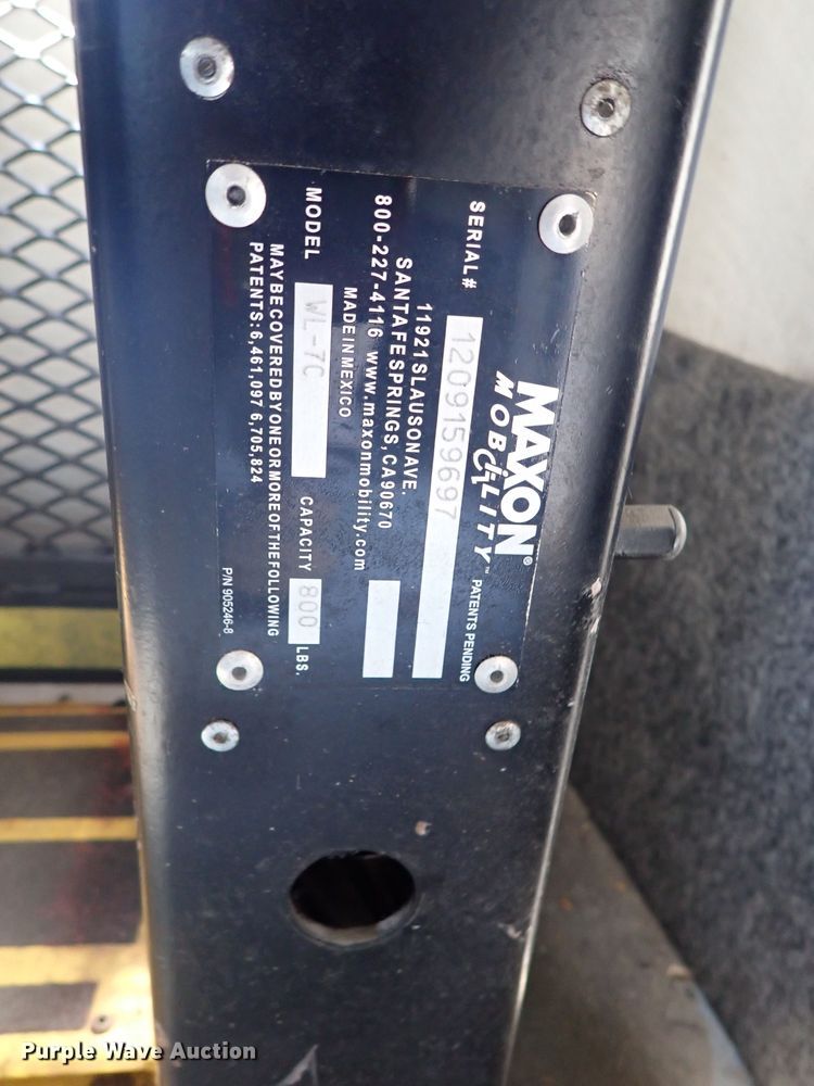 image for item DE0891 2010 Ford E450 Super Duty shuttle bus