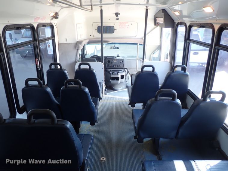 image for item DE0891 2010 Ford E450 Super Duty shuttle bus