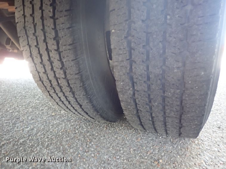 image for item DE0891 2010 Ford E450 Super Duty shuttle bus