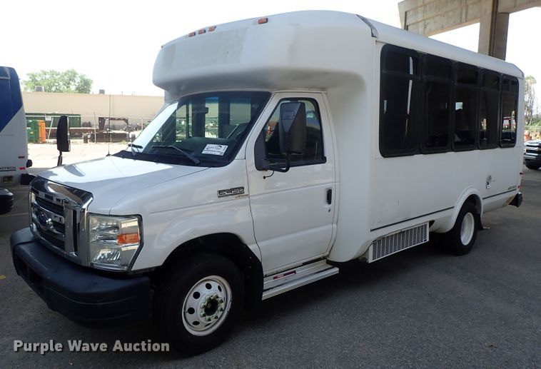 image for item DE0893 2010 Ford E450 Super Duty shuttle bus