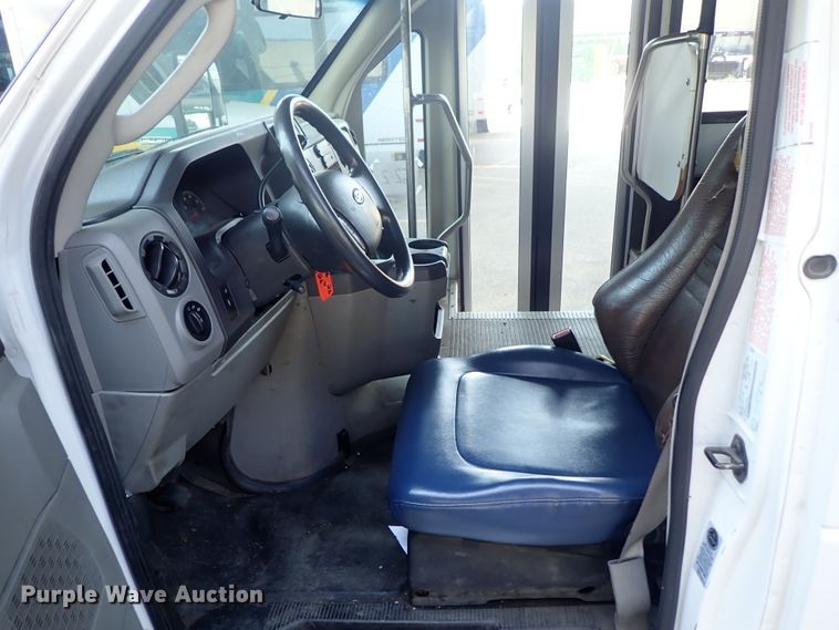image for item DE0893 2010 Ford E450 Super Duty shuttle bus