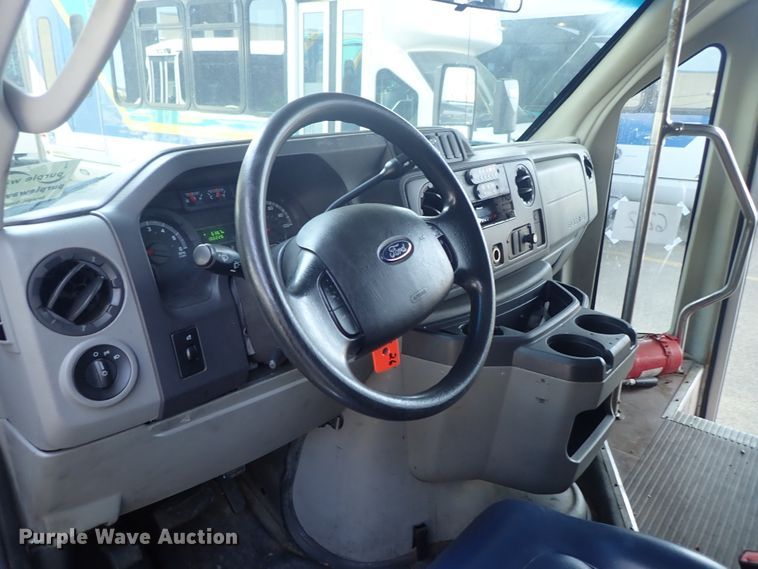 image for item DE0893 2010 Ford E450 Super Duty shuttle bus