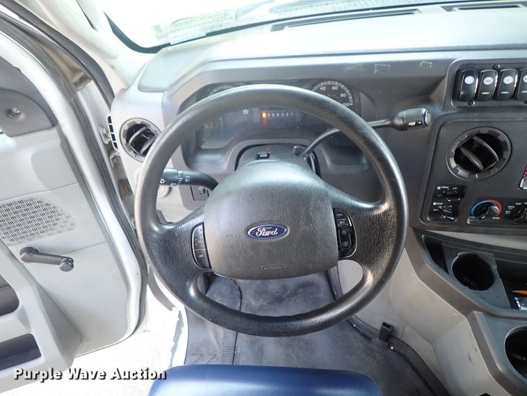 image for item DE0893 2010 Ford E450 Super Duty shuttle bus