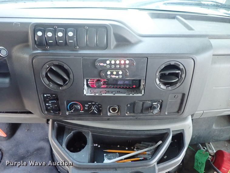 image for item DE0893 2010 Ford E450 Super Duty shuttle bus