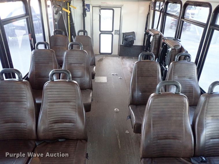 image for item DE0893 2010 Ford E450 Super Duty shuttle bus