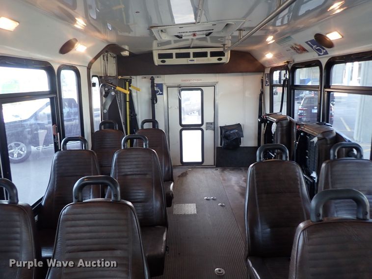 image for item DE0893 2010 Ford E450 Super Duty shuttle bus