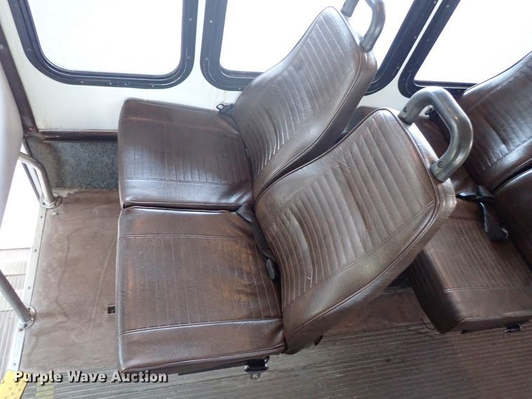 image for item DE0893 2010 Ford E450 Super Duty shuttle bus