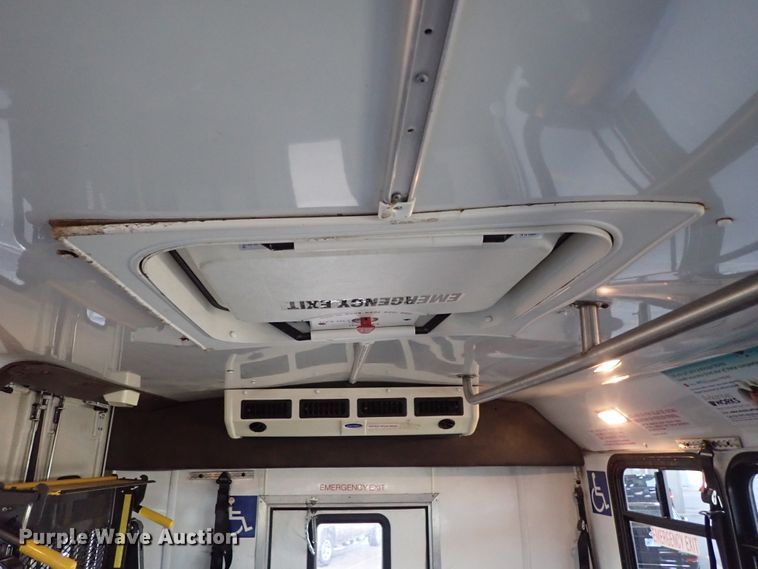 image for item DE0893 2010 Ford E450 Super Duty shuttle bus
