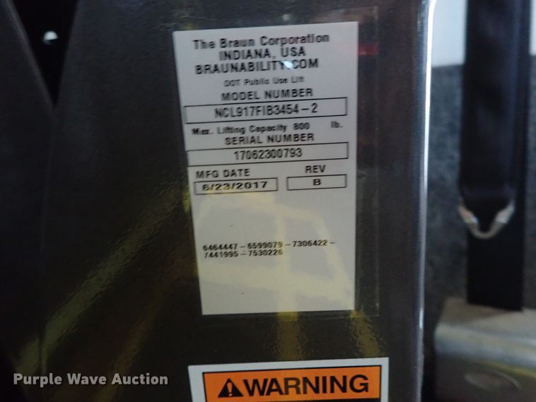 image for item DE0893 2010 Ford E450 Super Duty shuttle bus