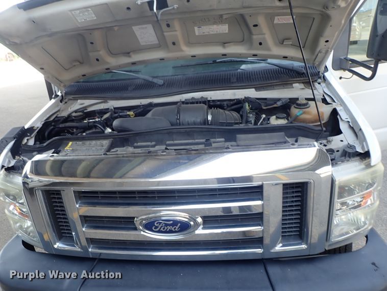 image for item DE0893 2010 Ford E450 Super Duty shuttle bus