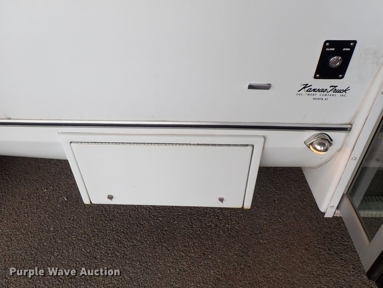 image for item DE0893 2010 Ford E450 Super Duty shuttle bus