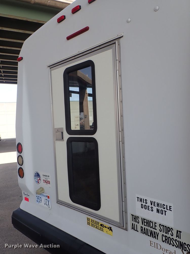 image for item DE0893 2010 Ford E450 Super Duty shuttle bus