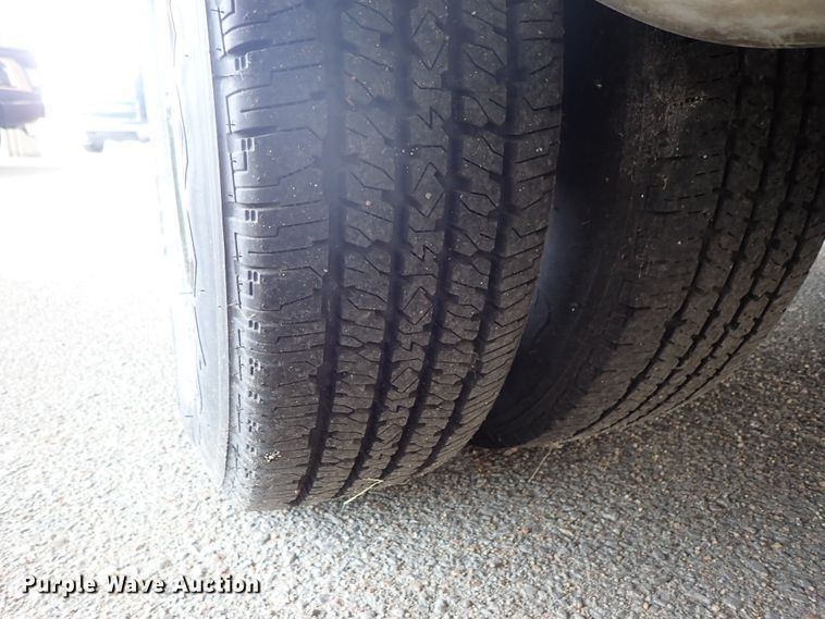 image for item DE0893 2010 Ford E450 Super Duty shuttle bus