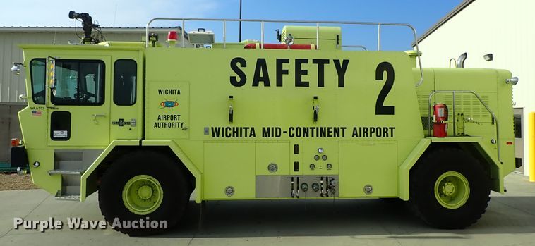 image for item DE0896 1991 Oshkosh T-1500 ARFF fire truck