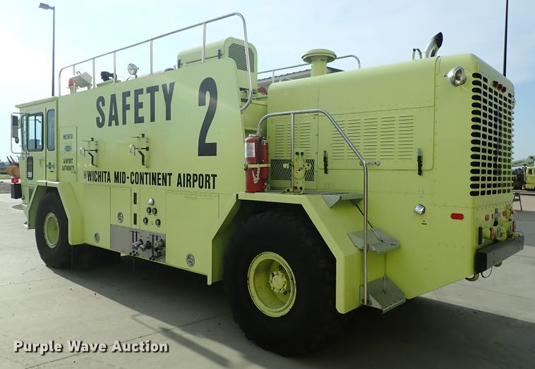image for item DE0896 1991 Oshkosh T-1500 ARFF fire truck