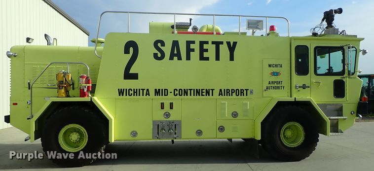 image for item DE0896 1991 Oshkosh T-1500 ARFF fire truck