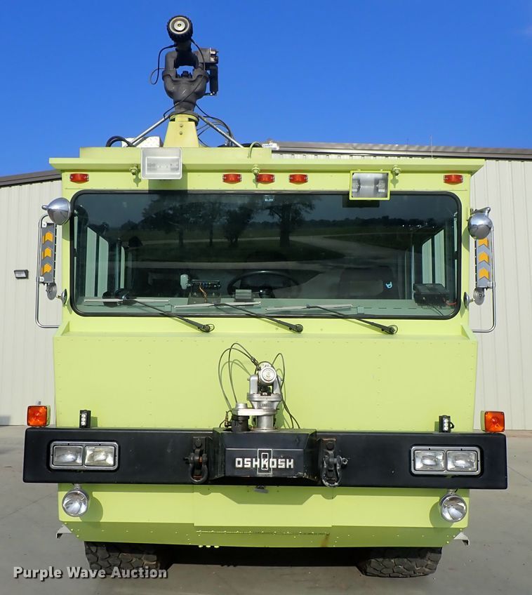 image for item DE0896 1991 Oshkosh T-1500 ARFF fire truck