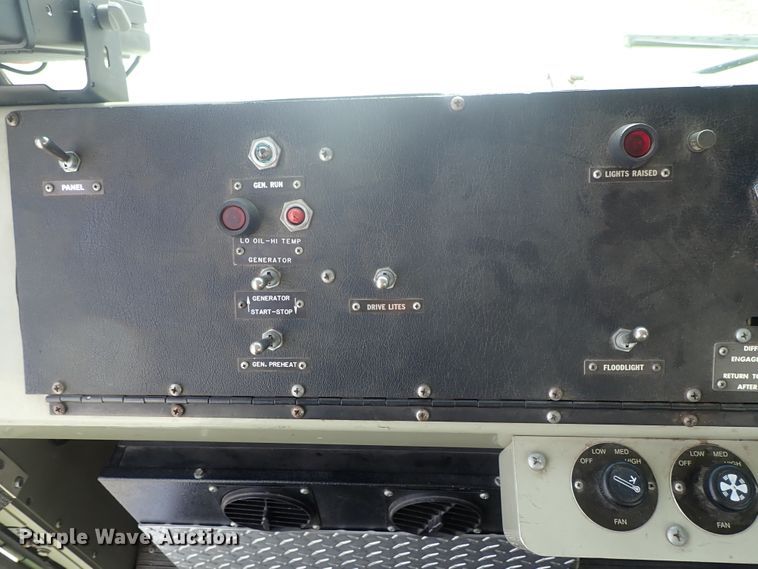 image for item DE0896 1991 Oshkosh T-1500 ARFF fire truck