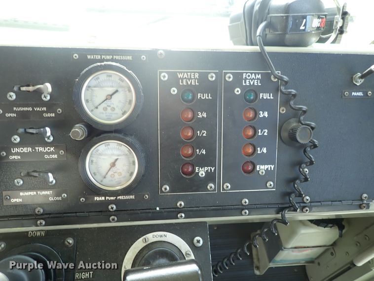 image for item DE0896 1991 Oshkosh T-1500 ARFF fire truck