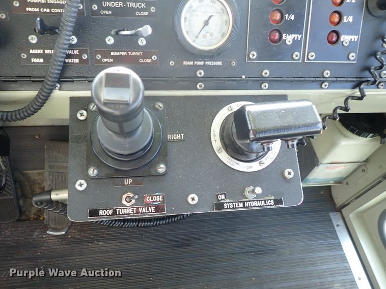 image for item DE0896 1991 Oshkosh T-1500 ARFF fire truck