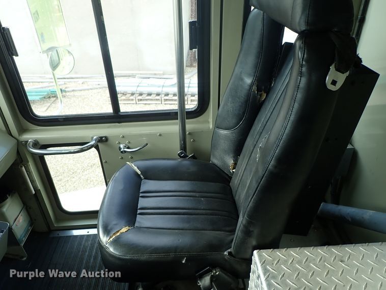 image for item DE0896 1991 Oshkosh T-1500 ARFF fire truck