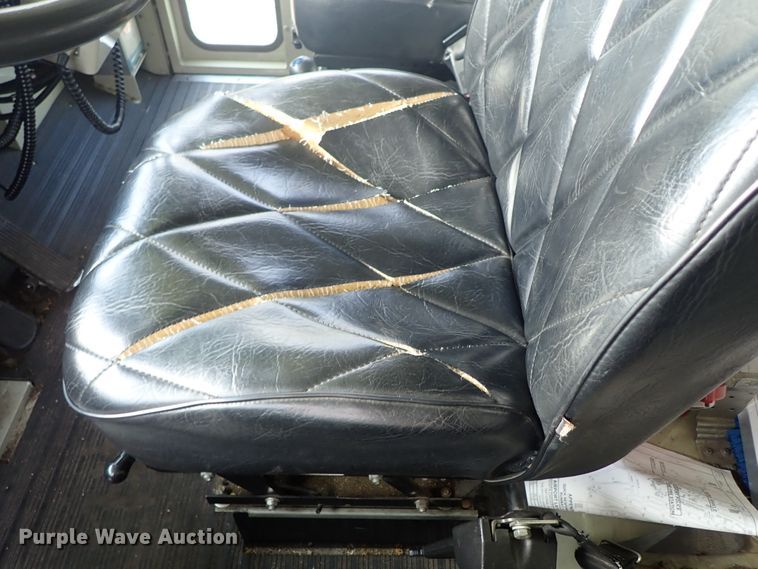 image for item DE0896 1991 Oshkosh T-1500 ARFF fire truck