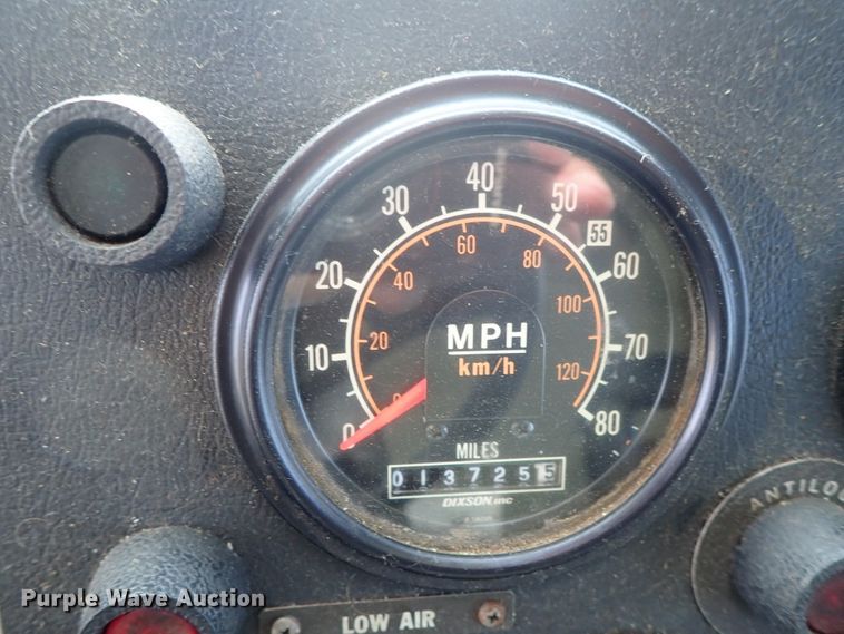 image for item DE0896 1991 Oshkosh T-1500 ARFF fire truck