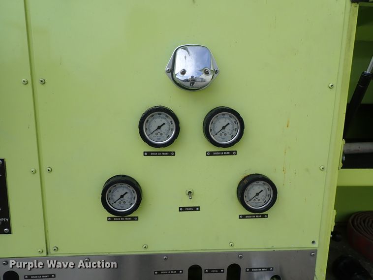 image for item DE0896 1991 Oshkosh T-1500 ARFF fire truck