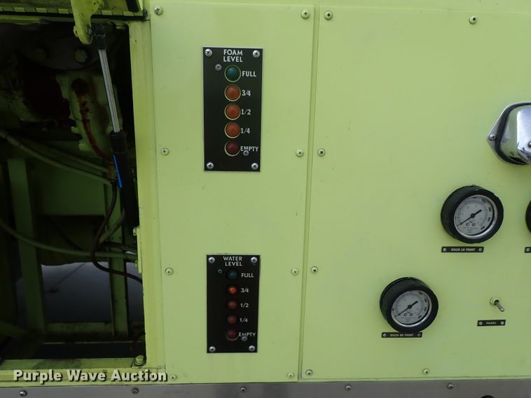 image for item DE0896 1991 Oshkosh T-1500 ARFF fire truck