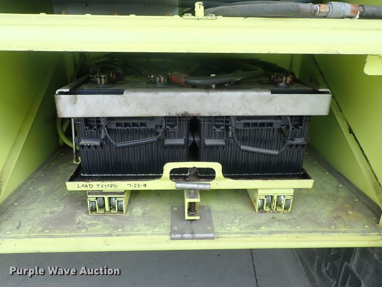 image for item DE0896 1991 Oshkosh T-1500 ARFF fire truck