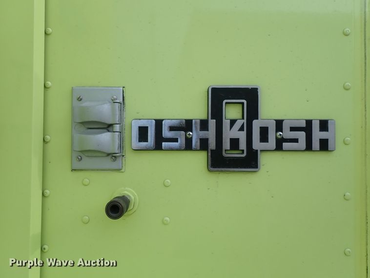 image for item DE0896 1991 Oshkosh T-1500 ARFF fire truck