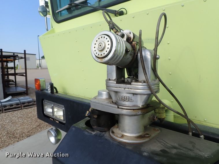 image for item DE0896 1991 Oshkosh T-1500 ARFF fire truck