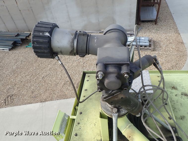 image for item DE0896 1991 Oshkosh T-1500 ARFF fire truck