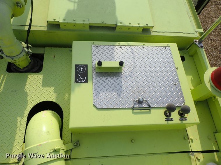 image for item DE0896 1991 Oshkosh T-1500 ARFF fire truck