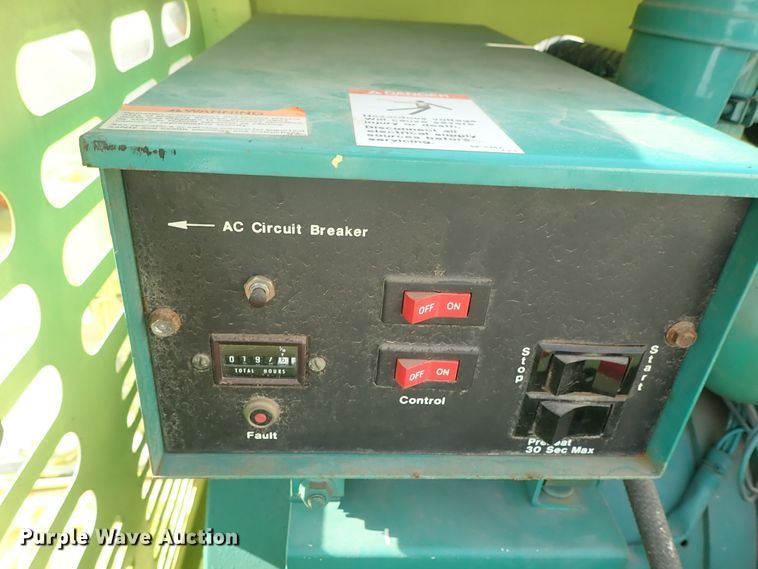 image for item DE0896 1991 Oshkosh T-1500 ARFF fire truck