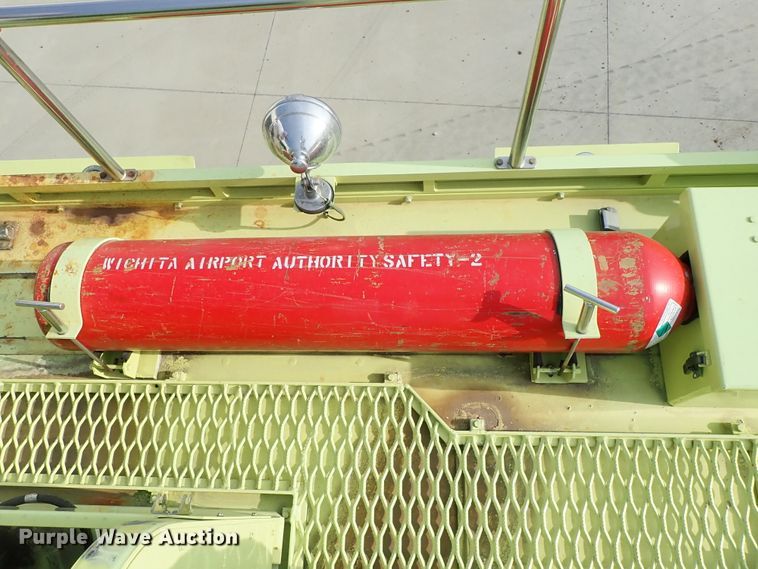 image for item DE0896 1991 Oshkosh T-1500 ARFF fire truck