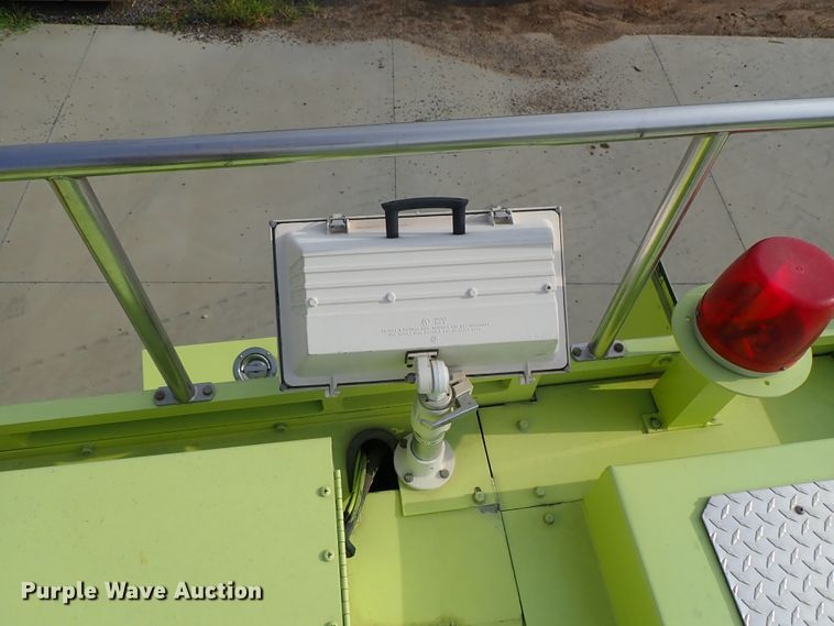 image for item DE0896 1991 Oshkosh T-1500 ARFF fire truck