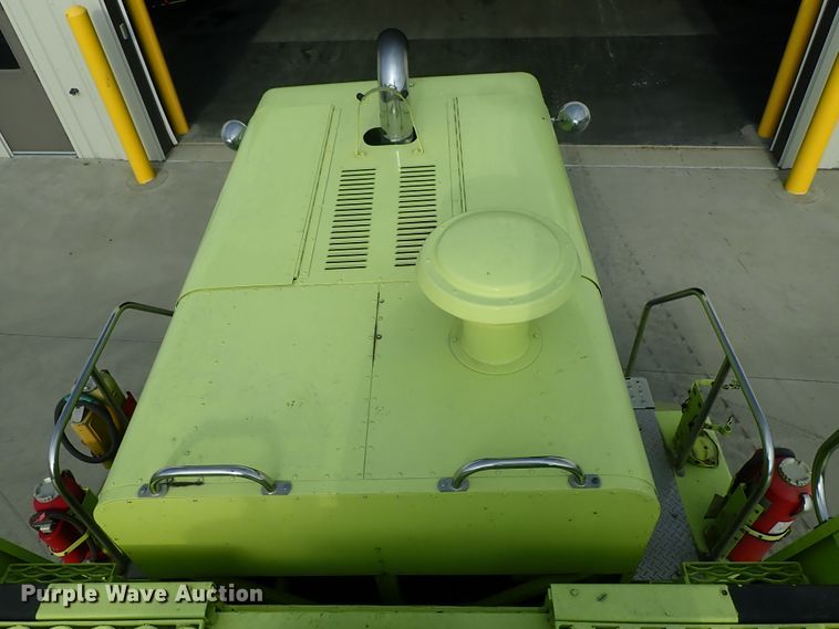 image for item DE0896 1991 Oshkosh T-1500 ARFF fire truck