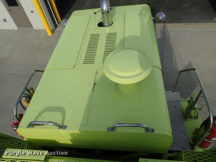 image for item DE0896 1991 Oshkosh T-1500 ARFF fire truck