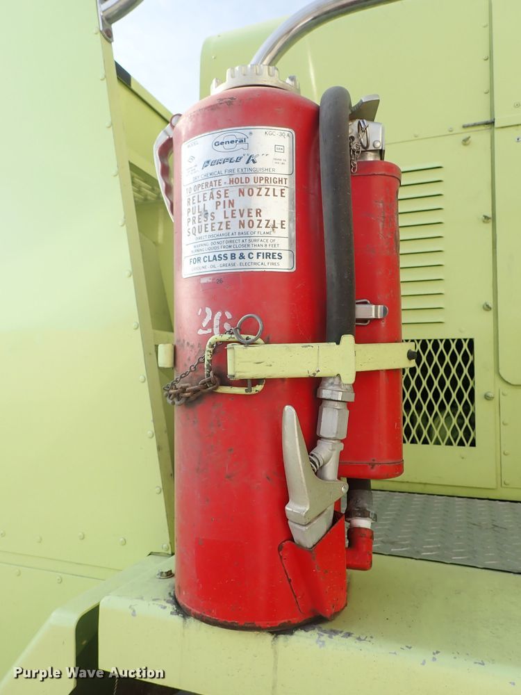 image for item DE0896 1991 Oshkosh T-1500 ARFF fire truck