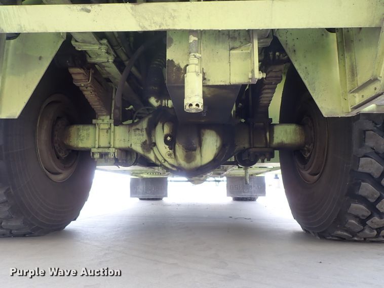 image for item DE0896 1991 Oshkosh T-1500 ARFF fire truck