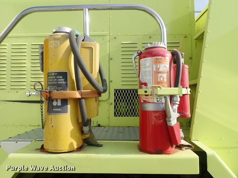 image for item DE0896 1991 Oshkosh T-1500 ARFF fire truck