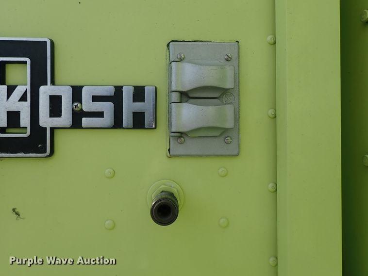 image for item DE0896 1991 Oshkosh T-1500 ARFF fire truck