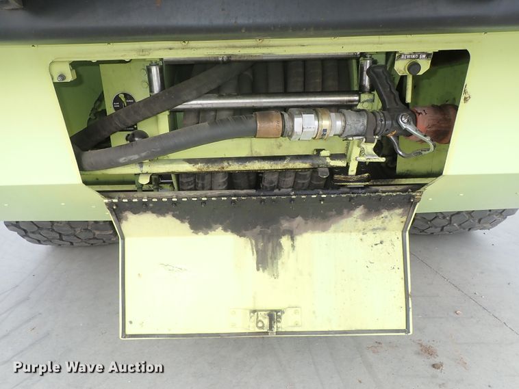 image for item DE0896 1991 Oshkosh T-1500 ARFF fire truck