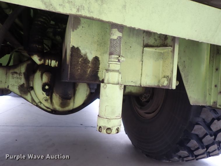 image for item DE0896 1991 Oshkosh T-1500 ARFF fire truck