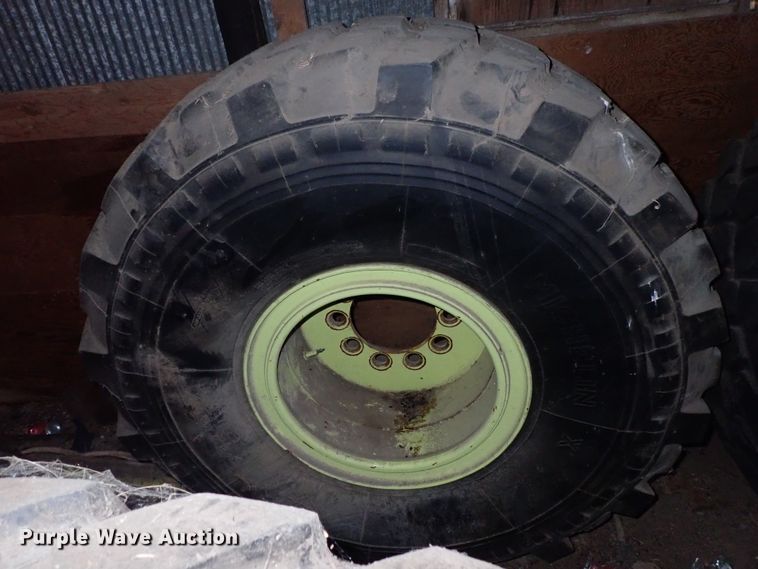 image for item DE0896 1991 Oshkosh T-1500 ARFF fire truck