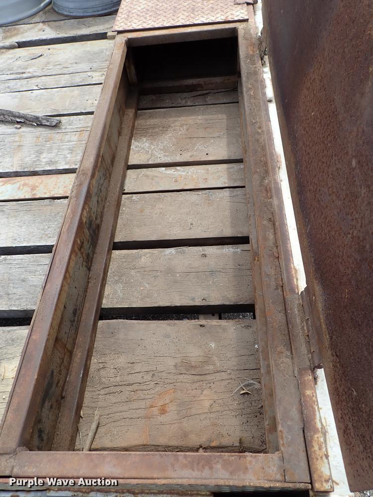 image for item DF1073 Interstate equipment trailer